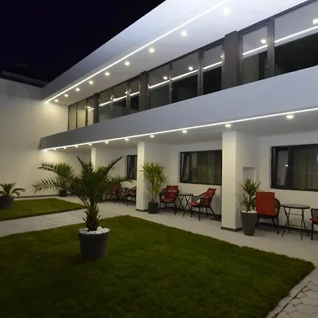 Caelia קוסטינסטי